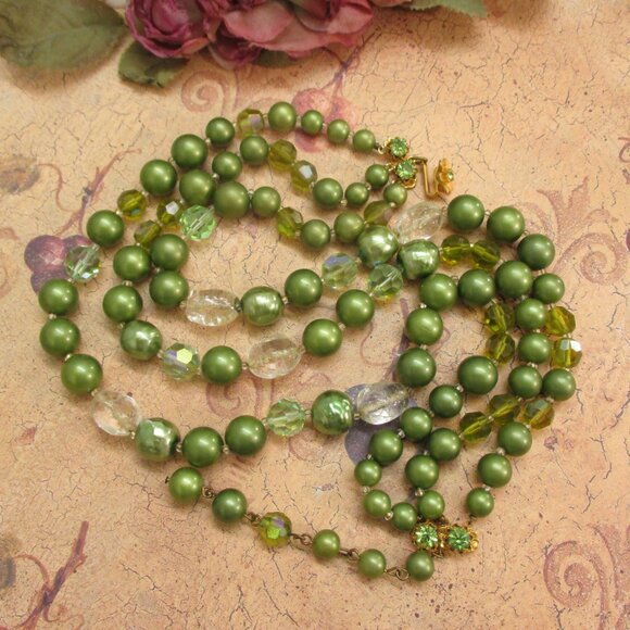 DE MARIO Three Strand Satin Green Aurora Borealis Rock Crystal Bead Necklace - Picture 3 of 14